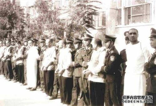 点击图片进入下一页